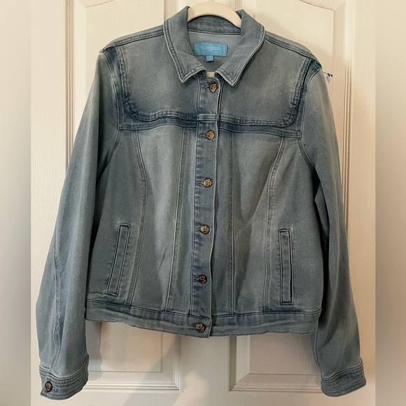 Light Blue Denim Jacket - Women Draper James RSVP - Picture 2 of 6